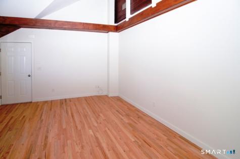 124 Pine Street Waterbury CT 06710
