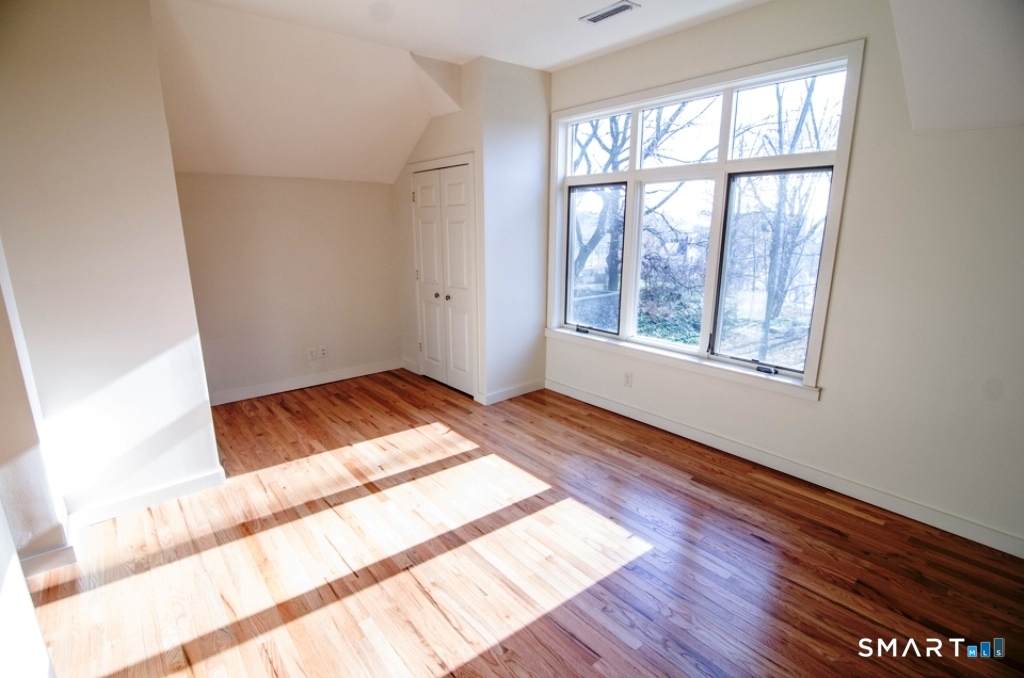 124 Pine Street Waterbury CT 06710
