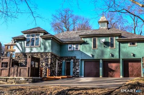 124 Pine Street Waterbury CT 06710