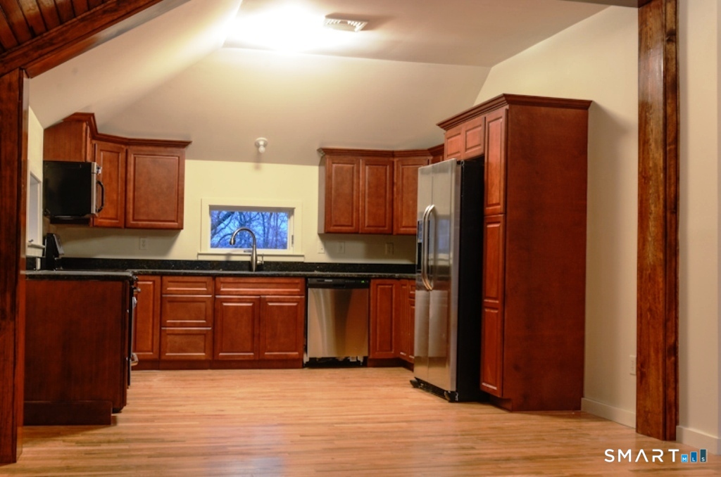 124 Pine Street Waterbury CT 06710