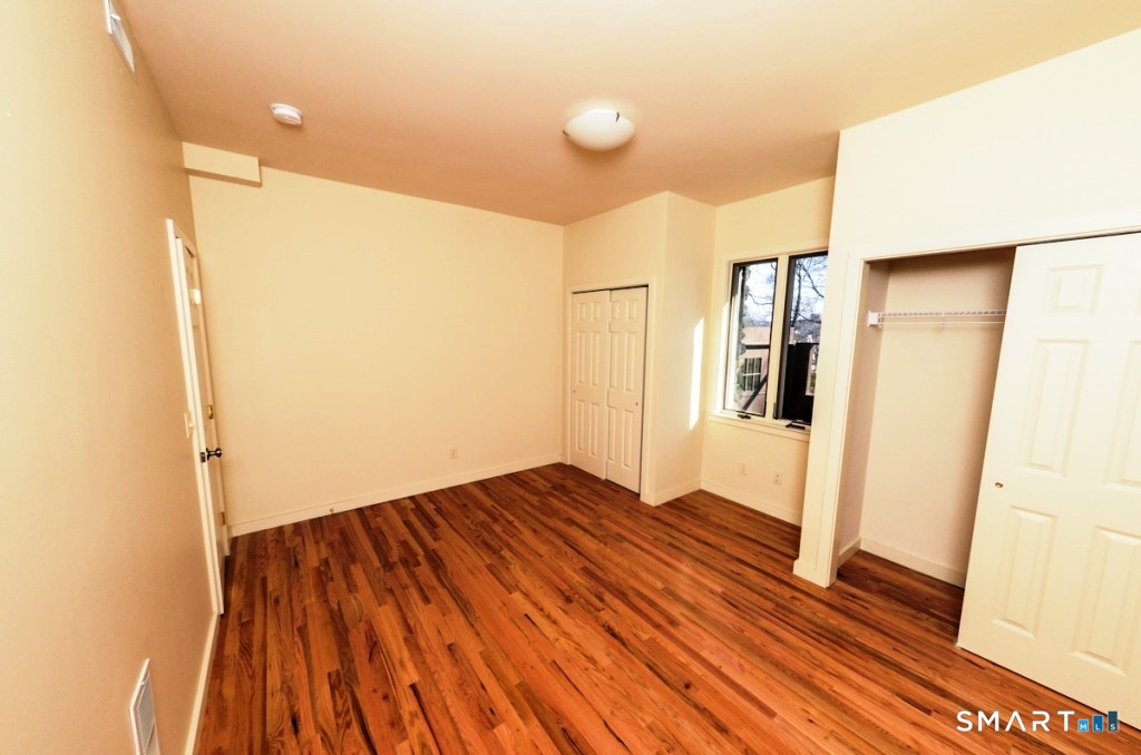124 Pine Street Waterbury CT 06710
