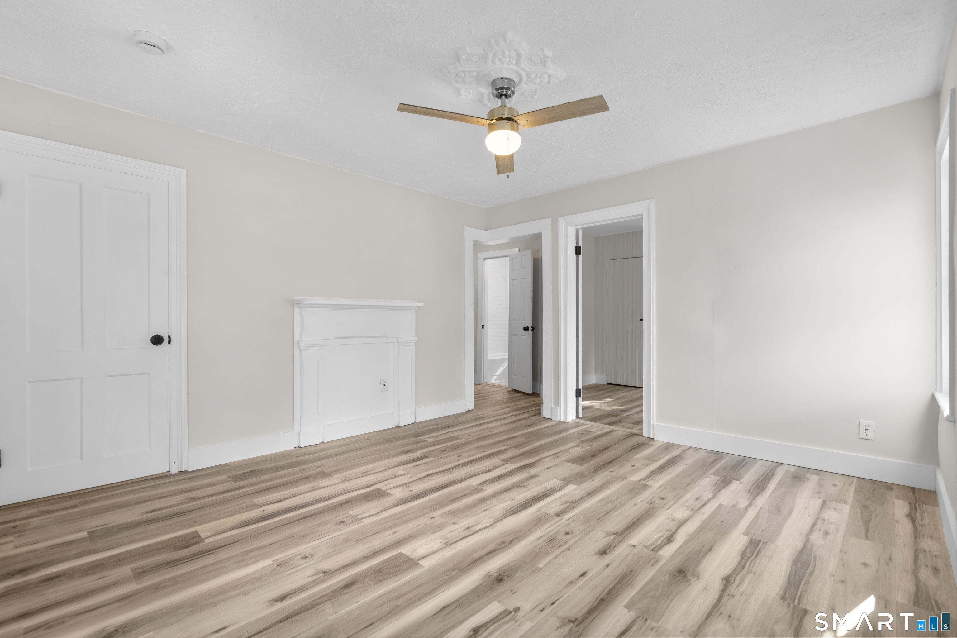 14 Home Place Danbury CT 06810