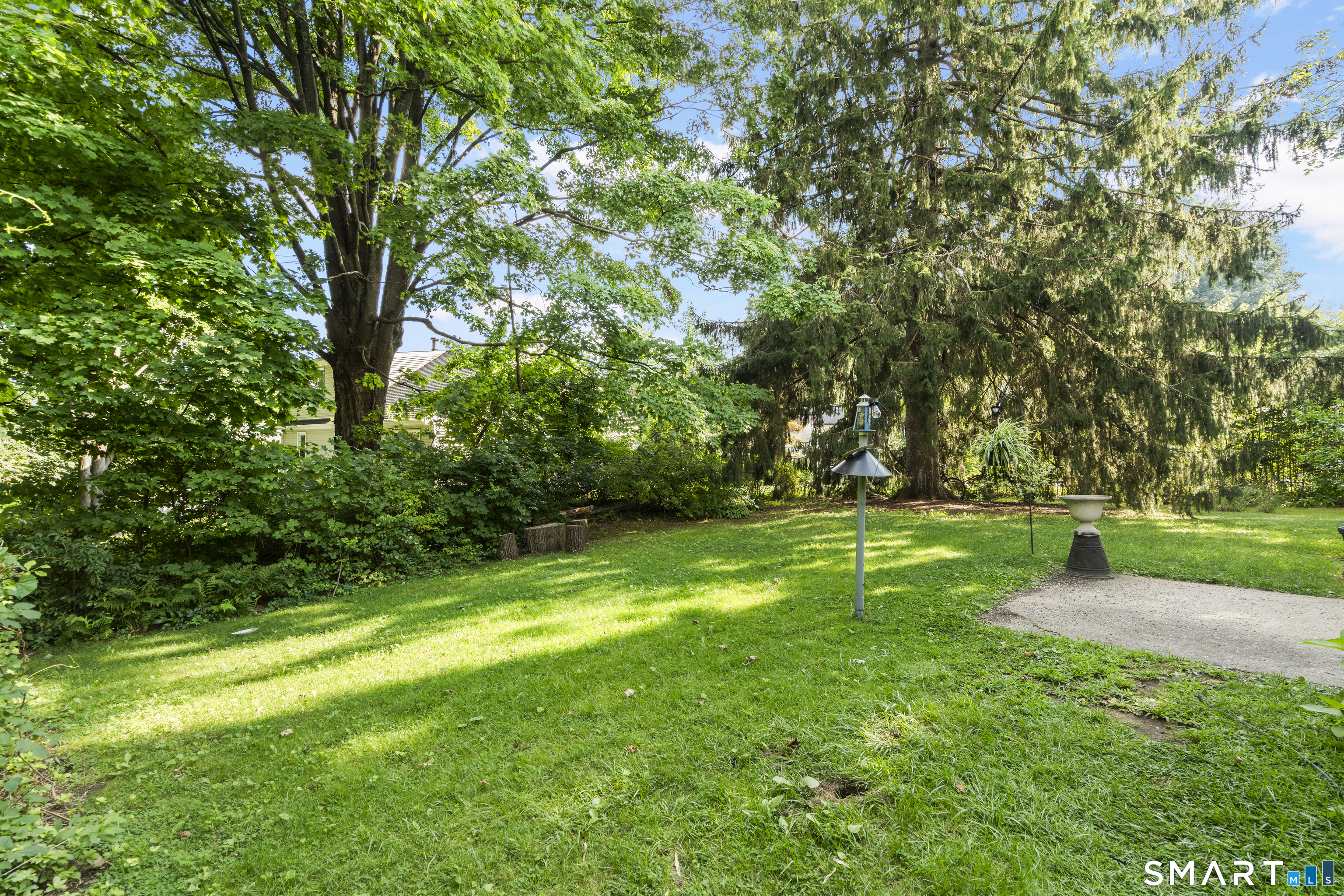14 Home Place Danbury CT 06810