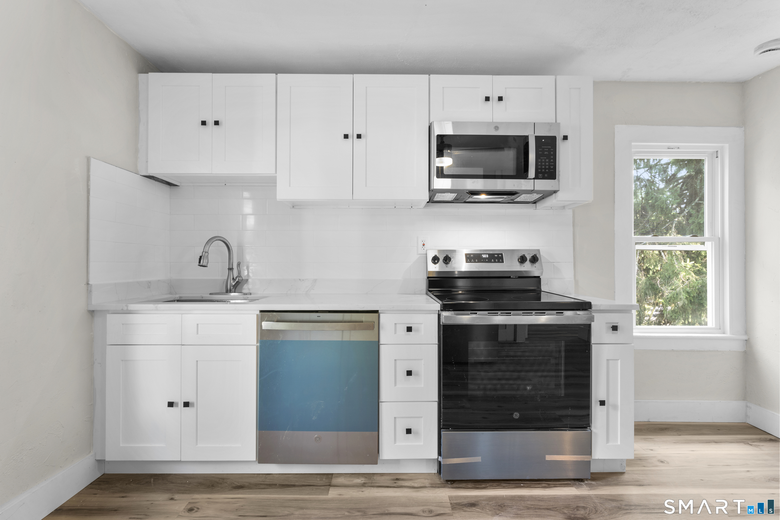 14 Home Place Danbury CT 06810