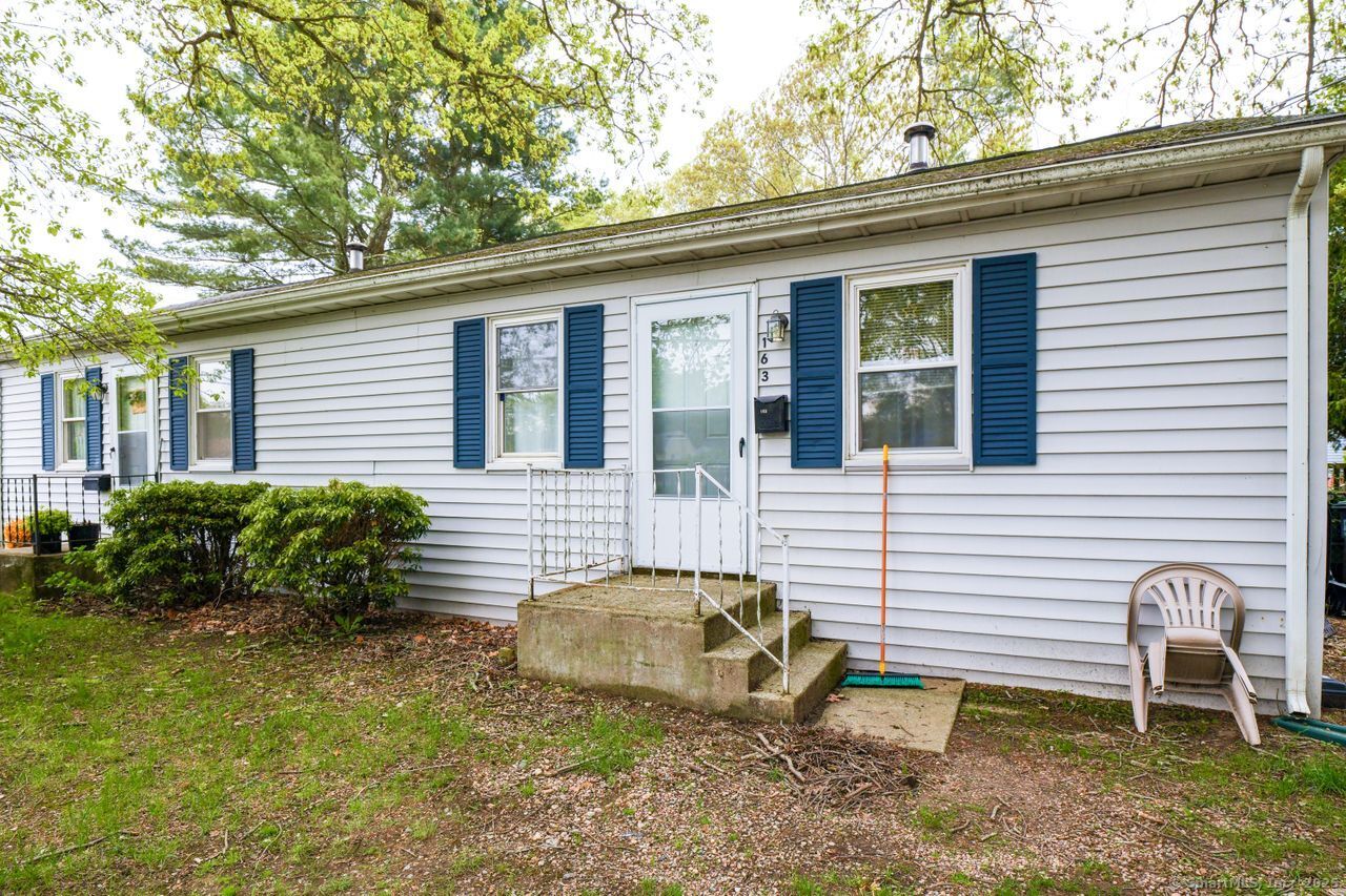 161 Midway Oval Groton CT 06340