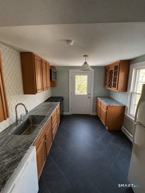 165 Whitfield Street Guilford CT 06437