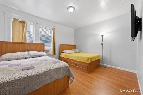 33 Vista Place Waterbury CT 06708