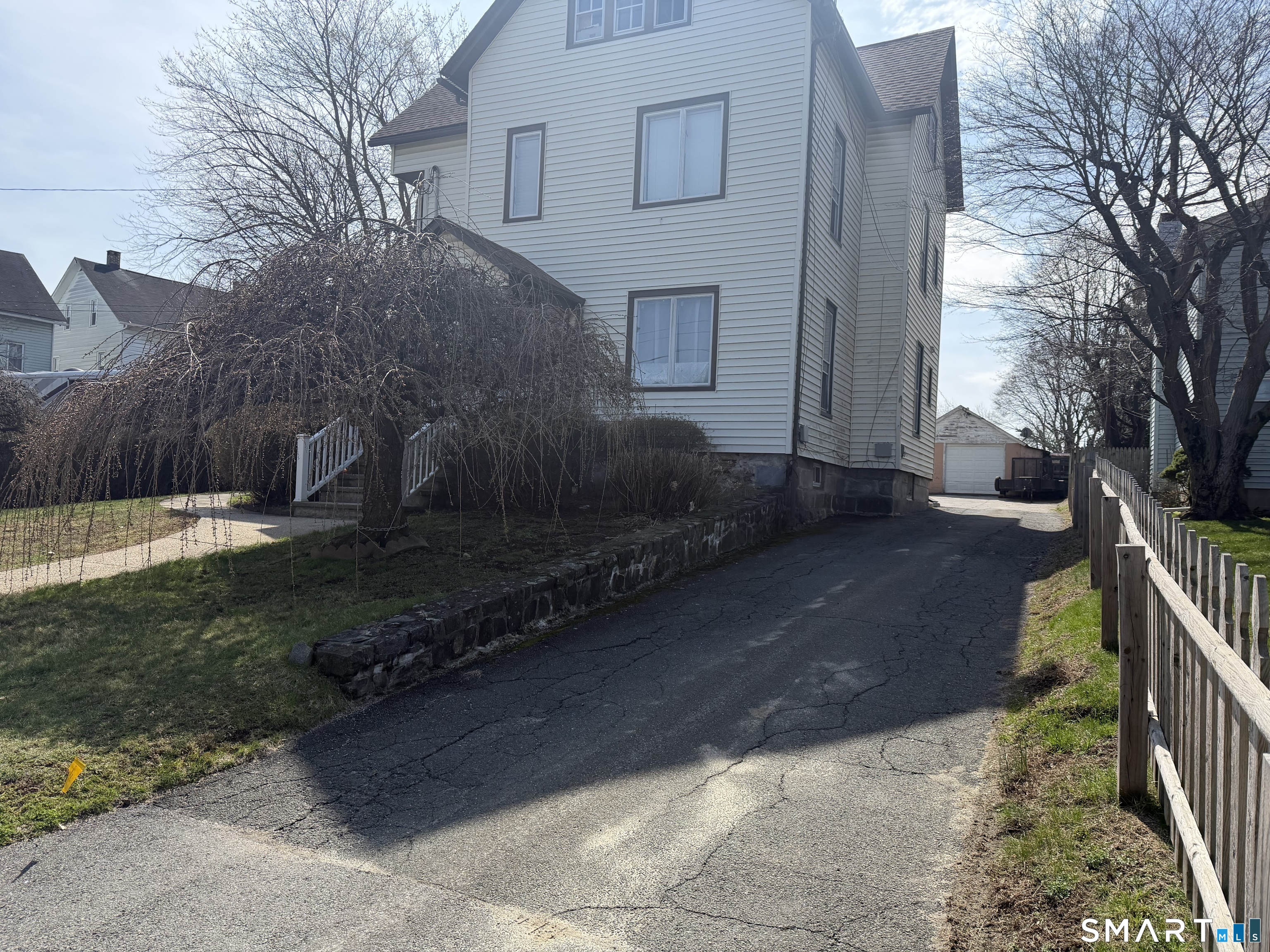 16 Mcdermott Street Danbury CT 06810