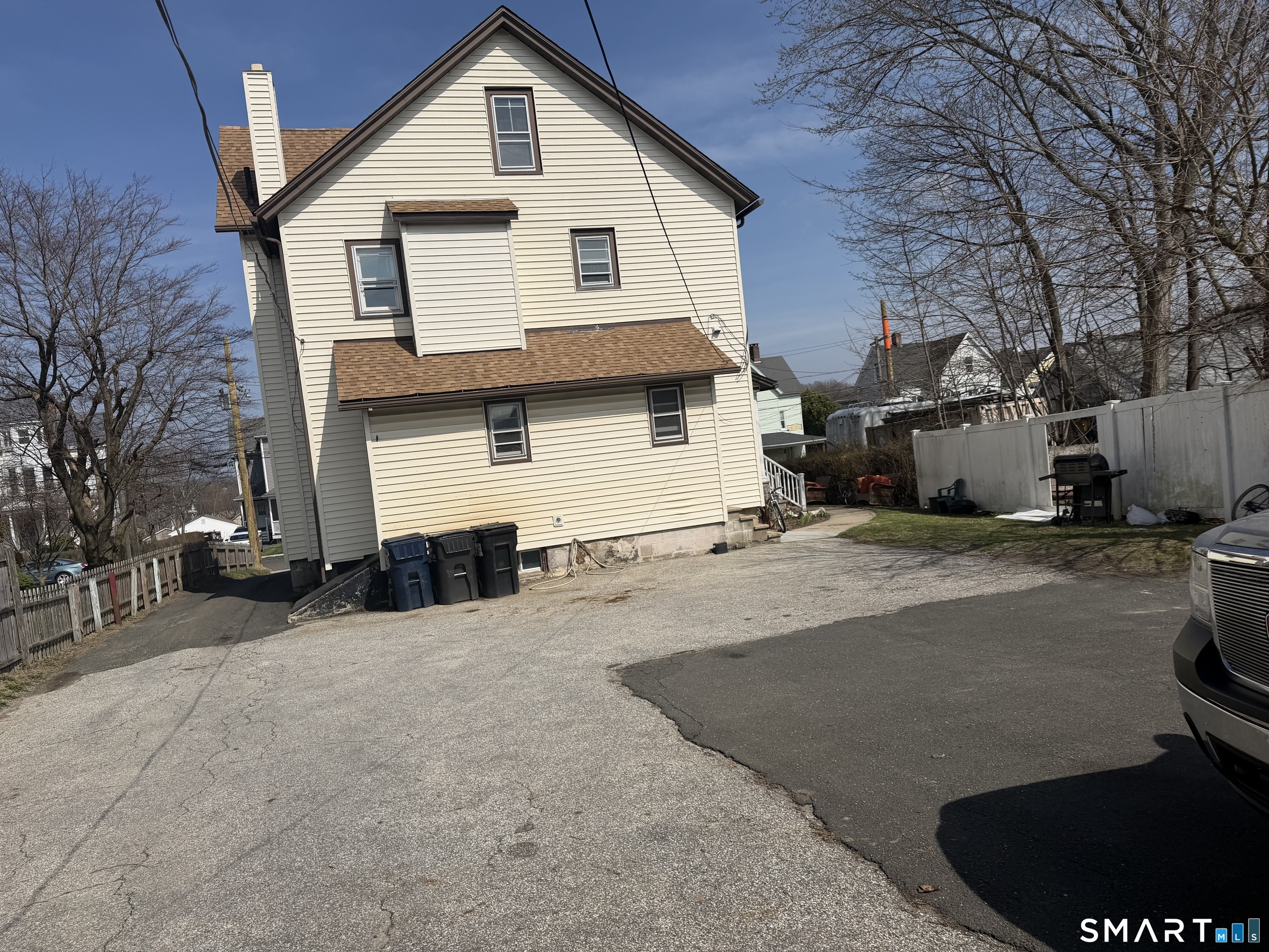 16 Mcdermott Street Danbury CT 06810