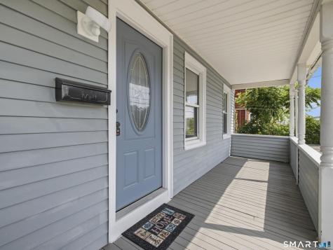 35 Moore Avenue New London CT 06320