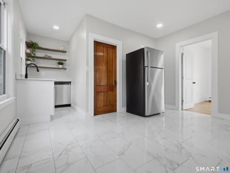 35 Moore Avenue New London CT 06320