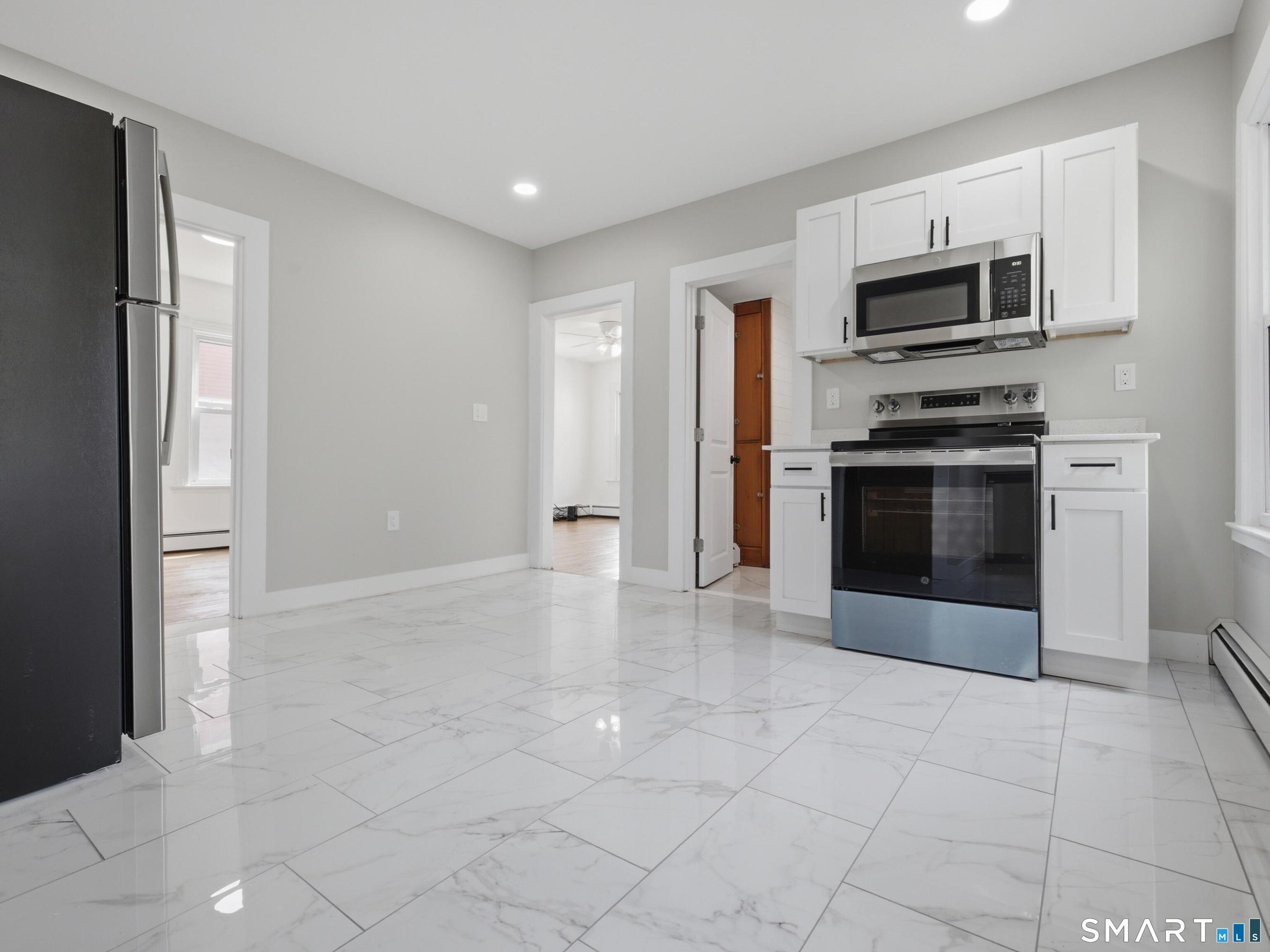 35 Moore Avenue New London CT 06320