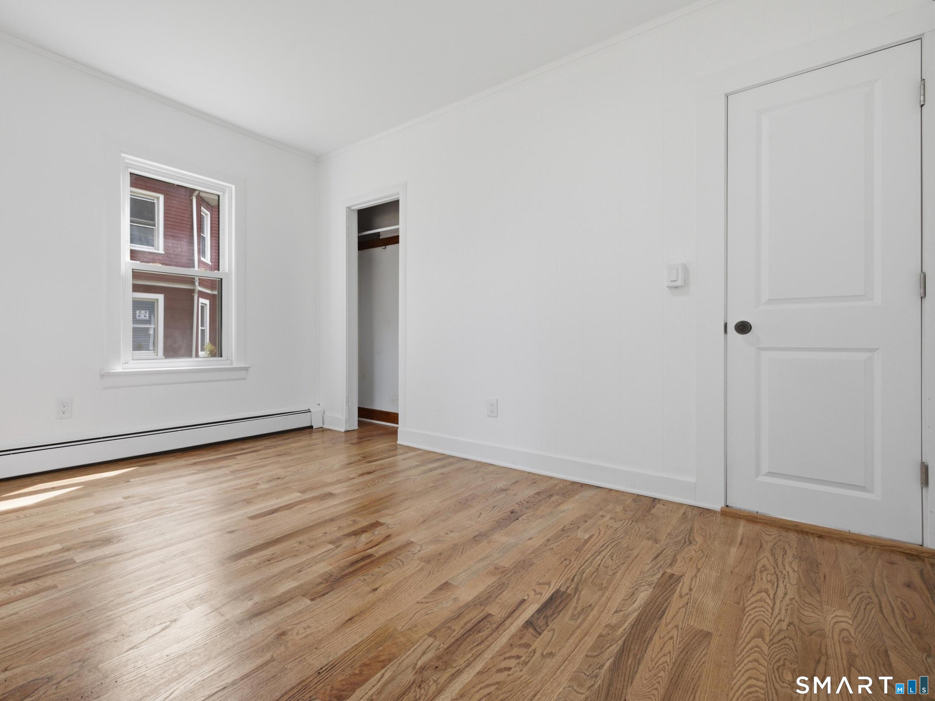 35 Moore Avenue New London CT 06320