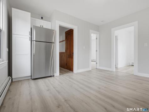 35 Moore Avenue New London CT 06320
