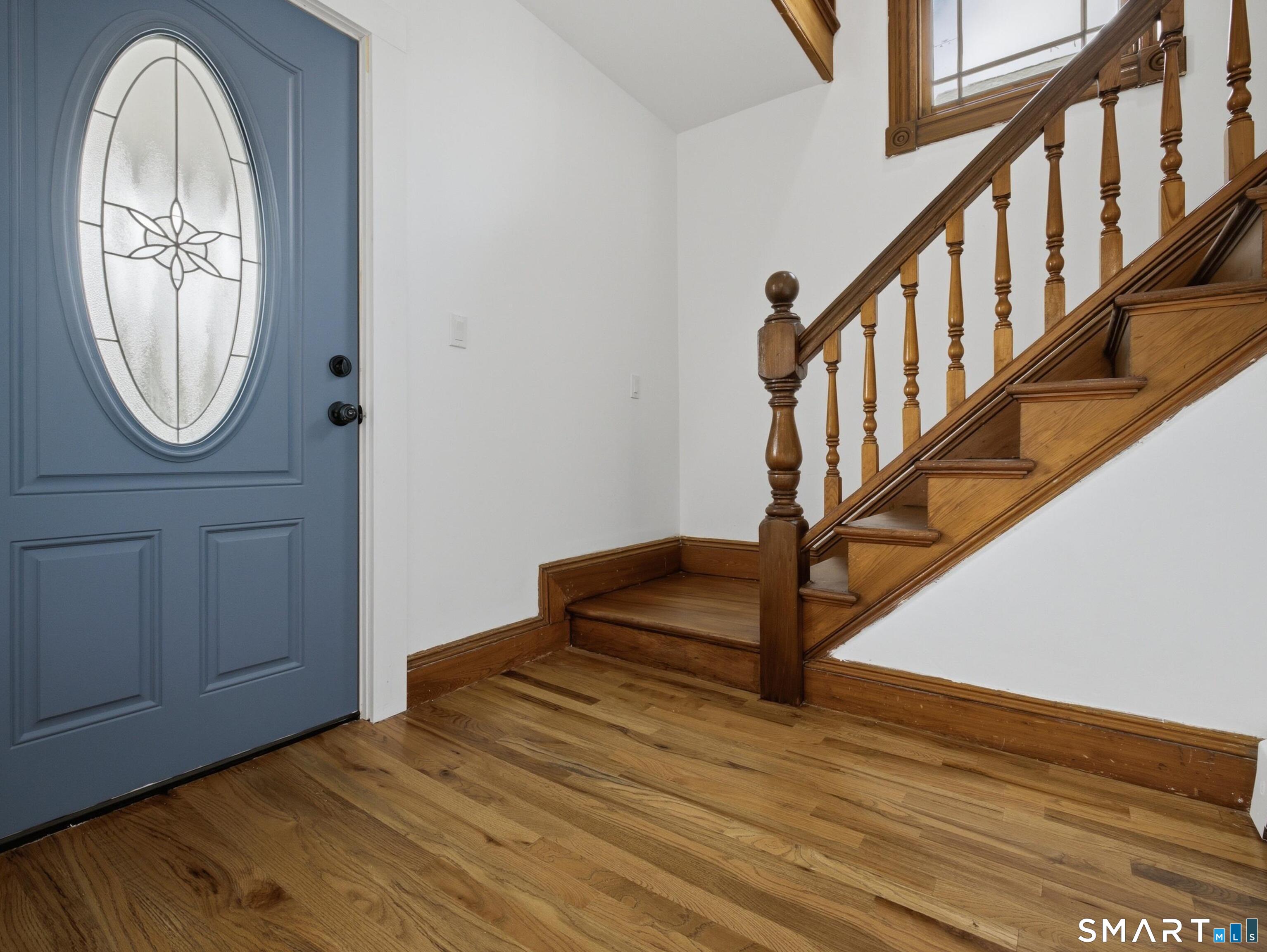 35 Moore Avenue New London CT 06320