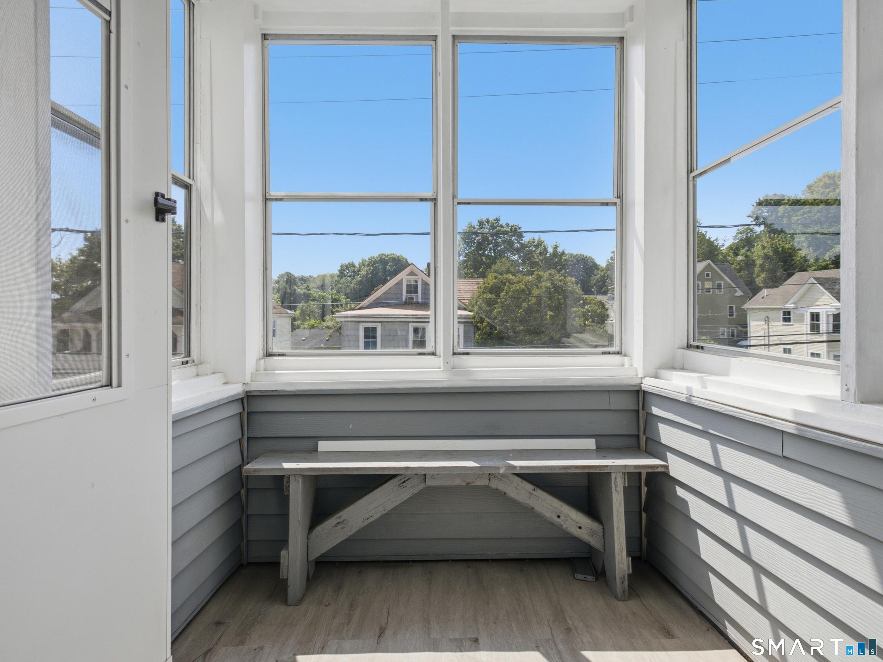 35 Moore Avenue New London CT 06320