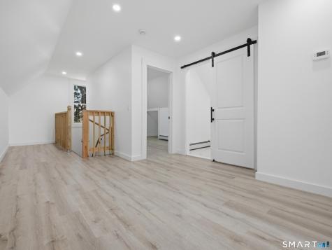 35 Moore Avenue New London CT 06320