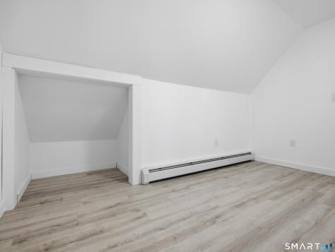35 Moore Avenue New London CT 06320