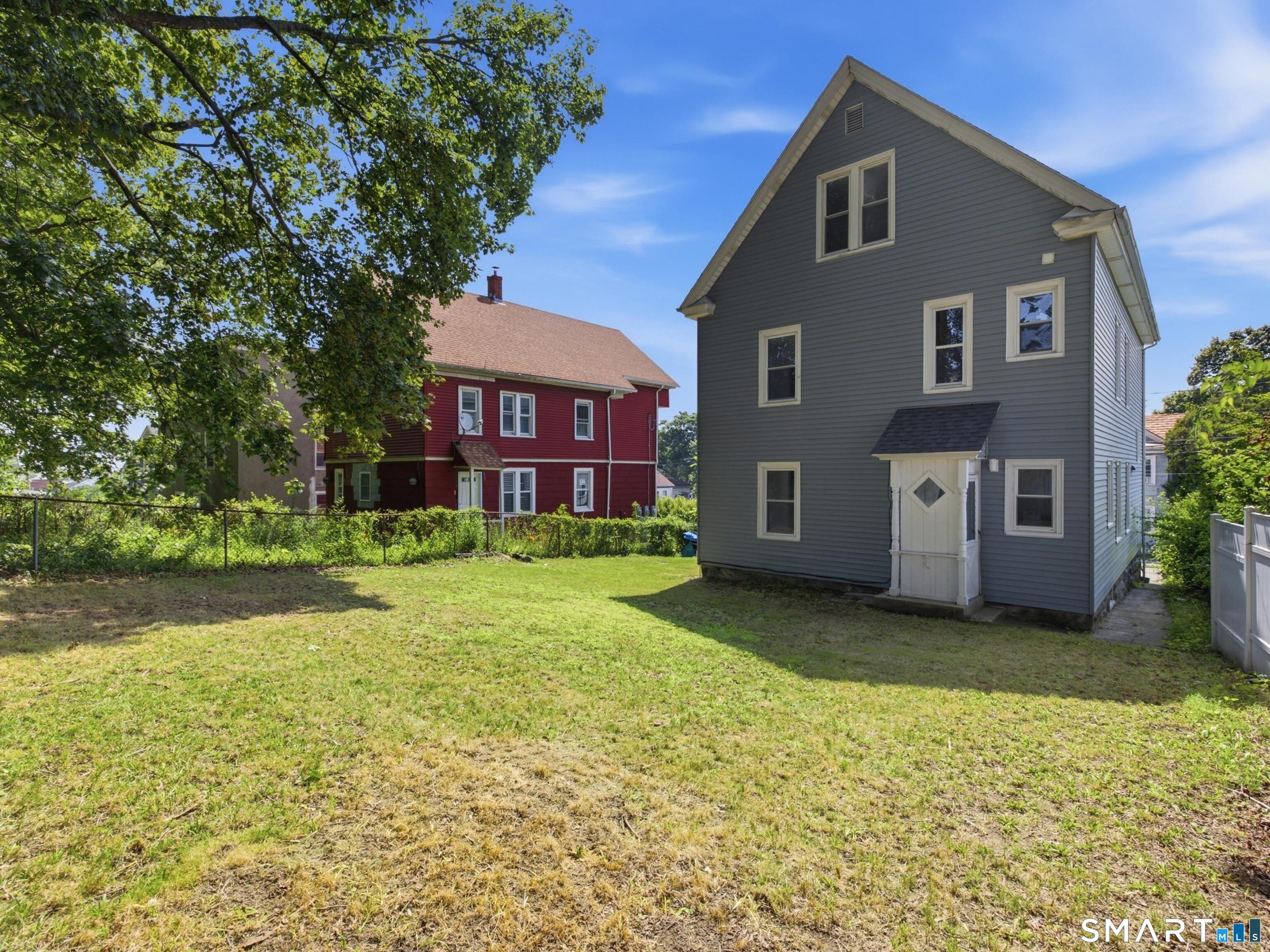 35 Moore Avenue New London CT 06320