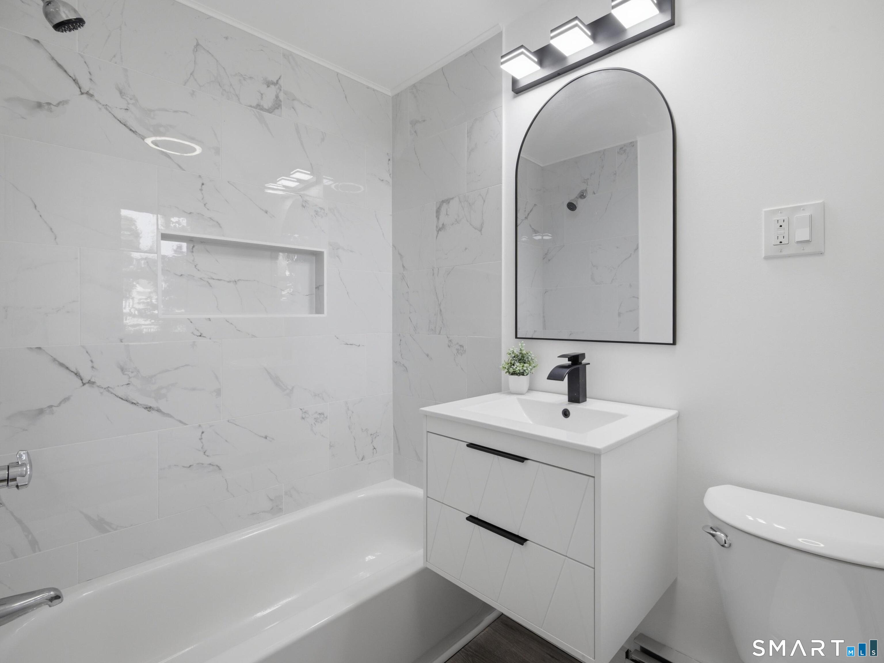 35 Moore Avenue New London CT 06320