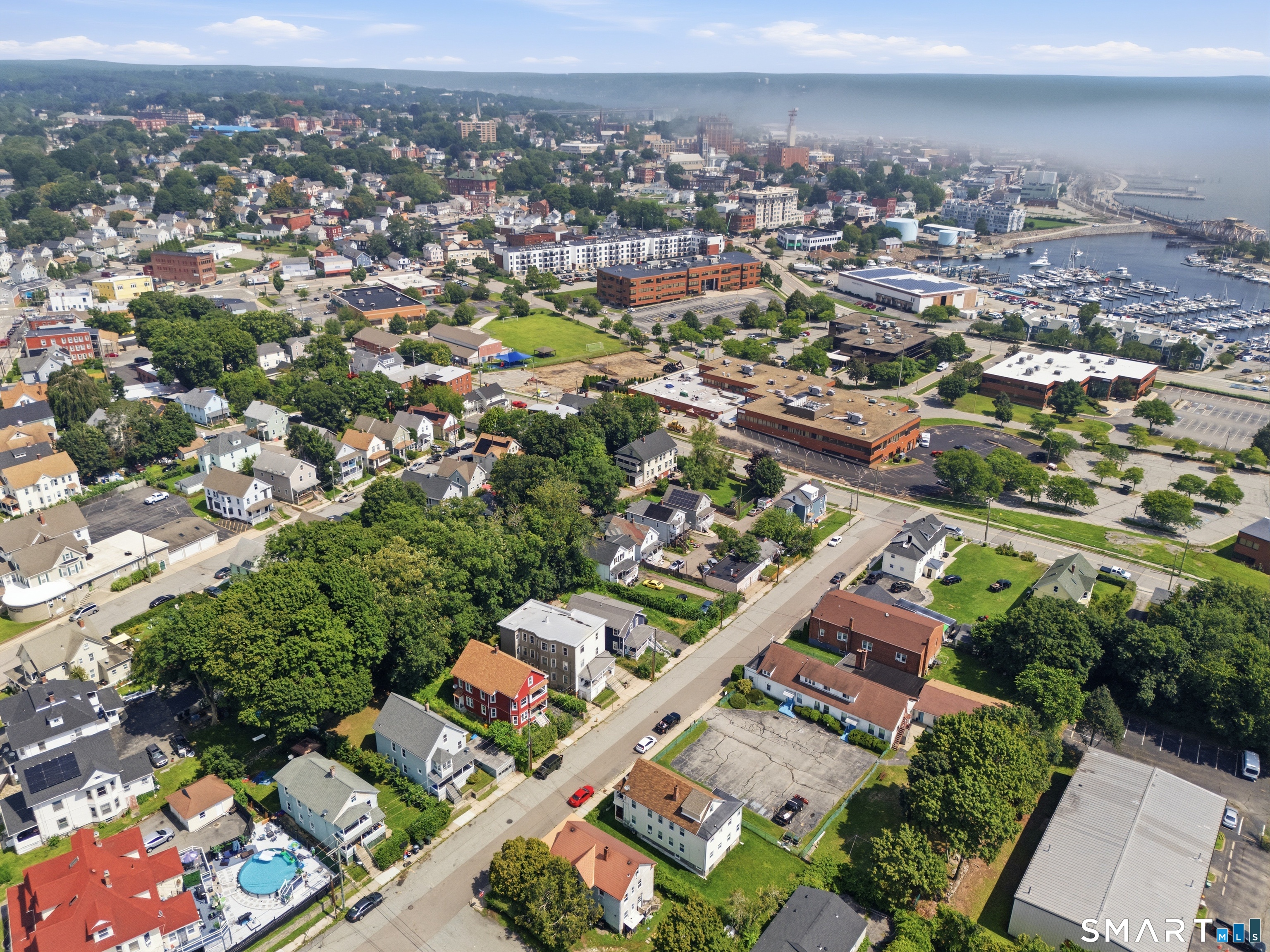 35 Moore Avenue New London CT 06320