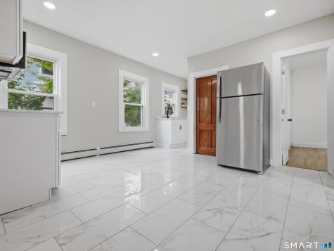 35 Moore Avenue New London CT 06320