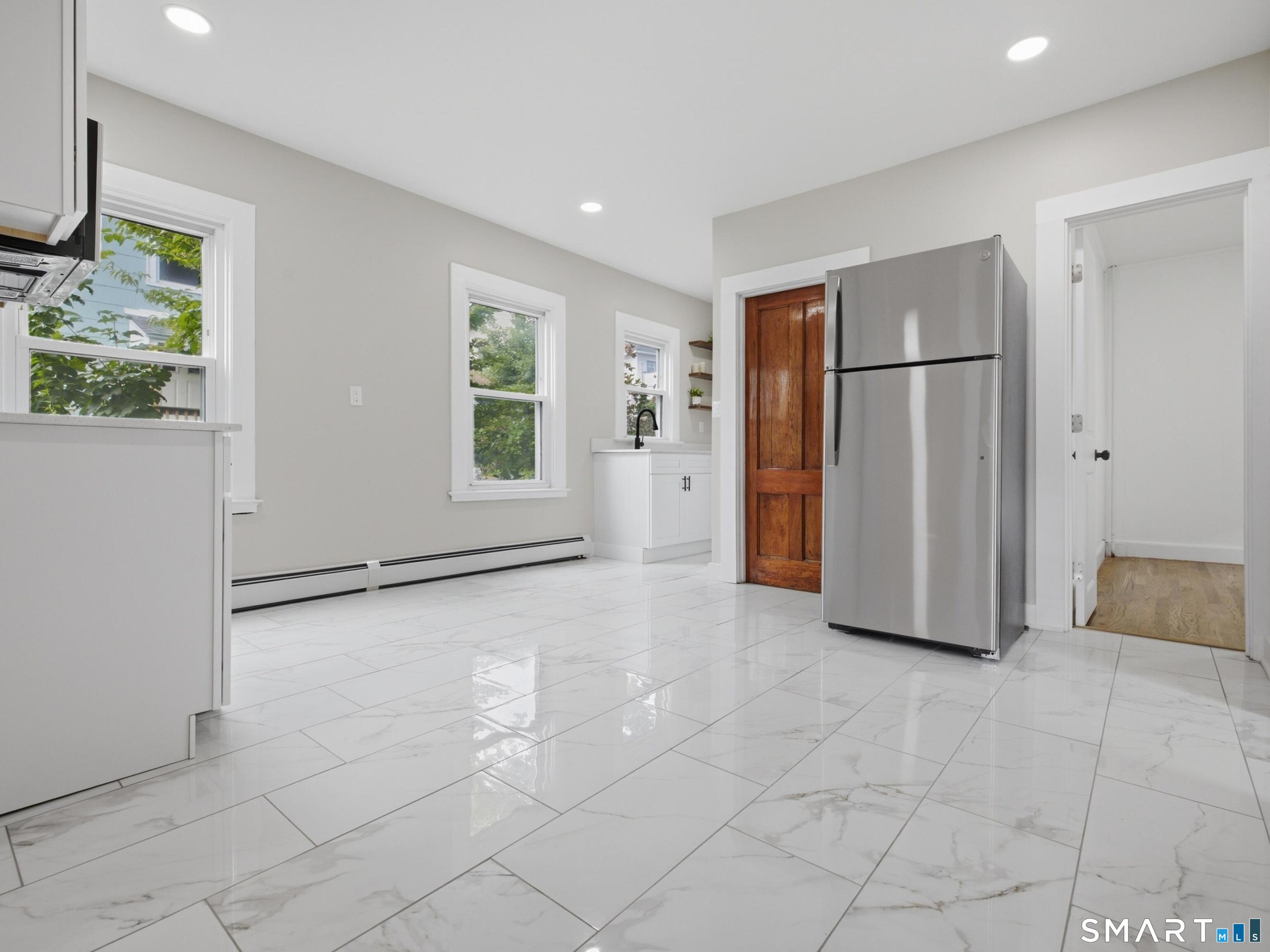 35 Moore Avenue New London CT 06320