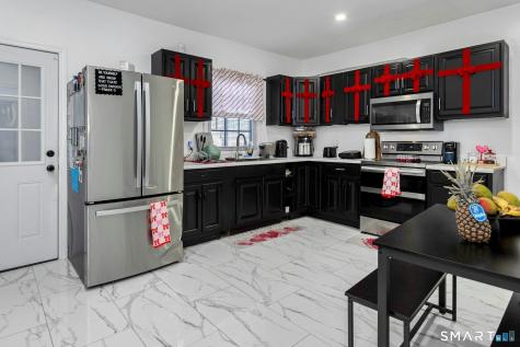 18 Grandview Avenue Danbury CT 06810