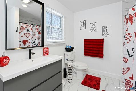 18 Grandview Avenue Danbury CT 06810