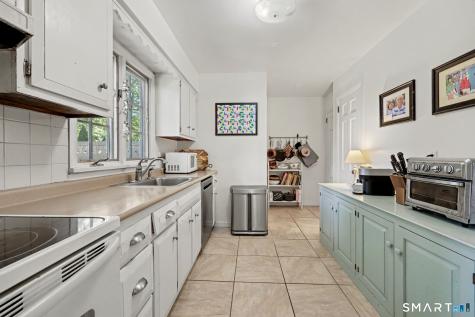 63 Oak Street New Canaan CT 06840