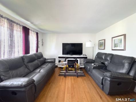 15-17 Leichtner Drive East Hartford CT 06108