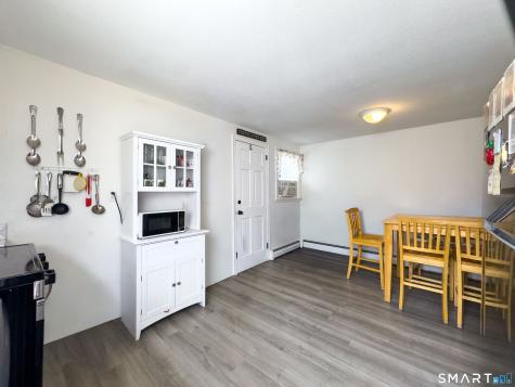 15-17 Leichtner Drive East Hartford CT 06108