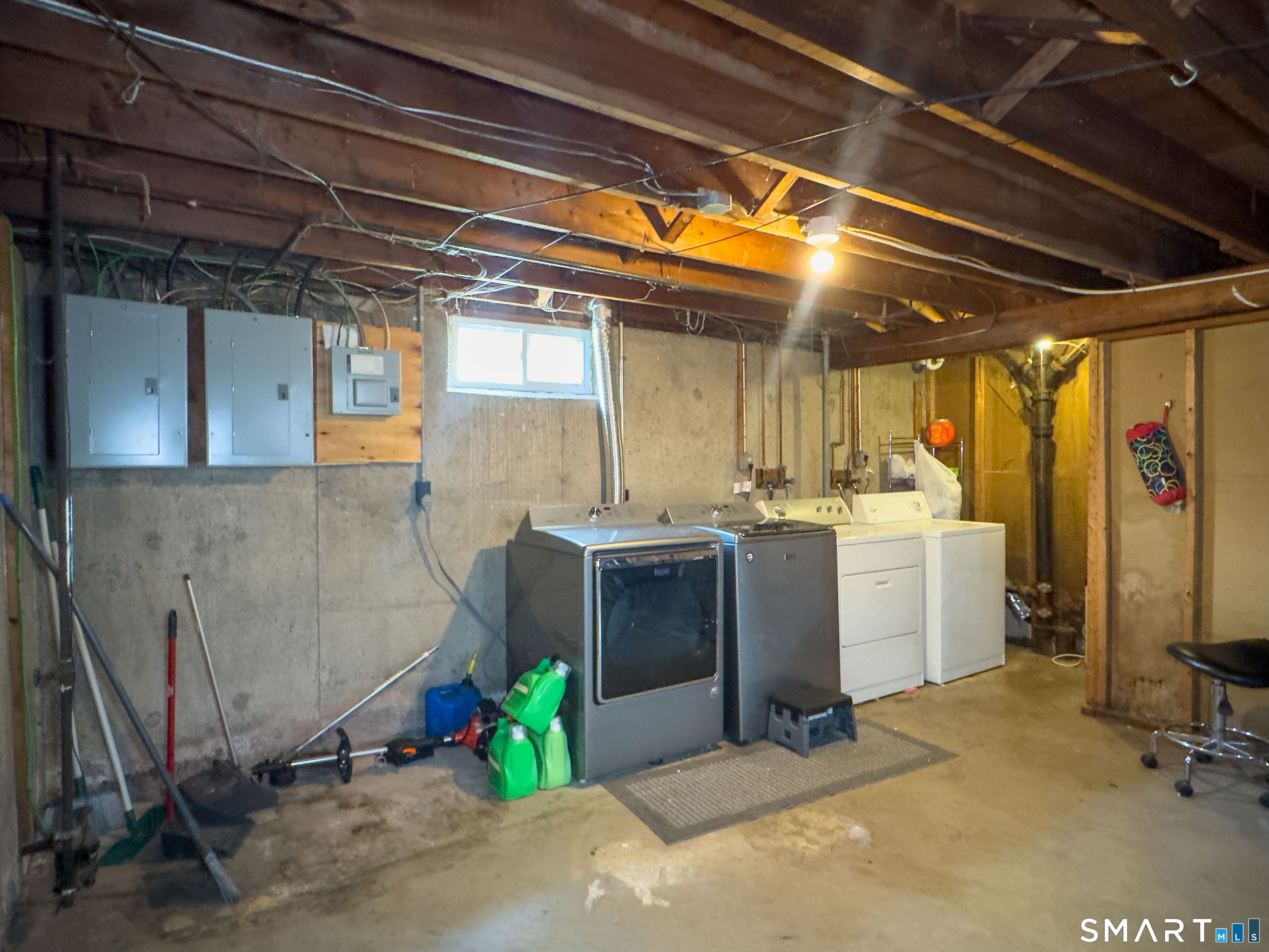 15-17 Leichtner Drive East Hartford CT 06108