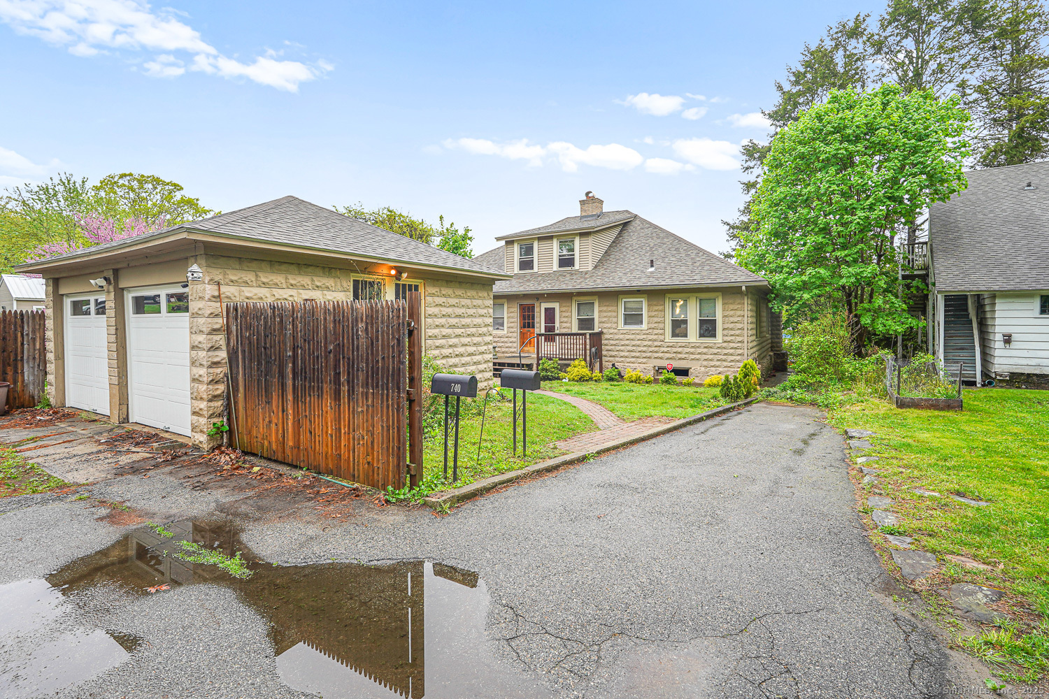 740-742 North Main Street Norwich CT 06360