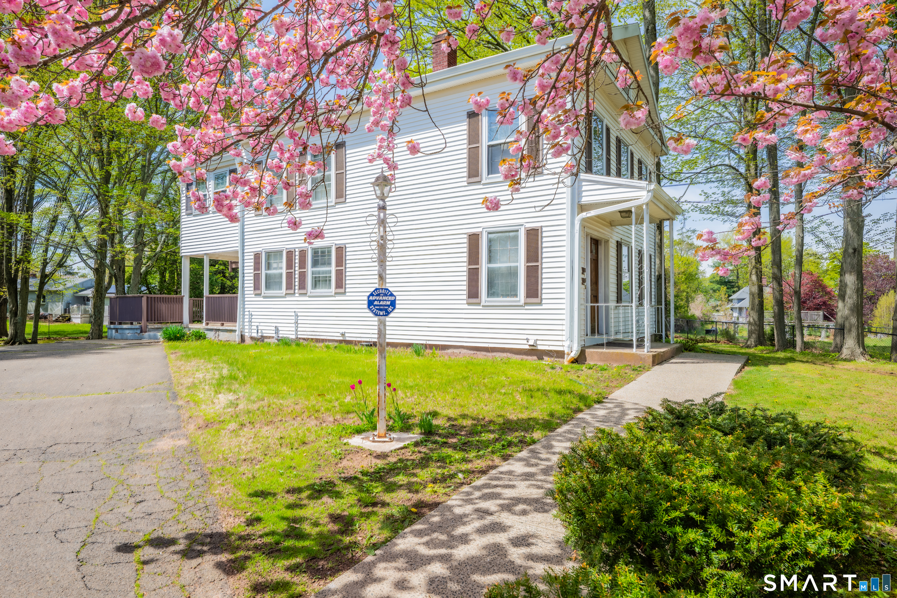68 Village Street North Haven CT 06473
