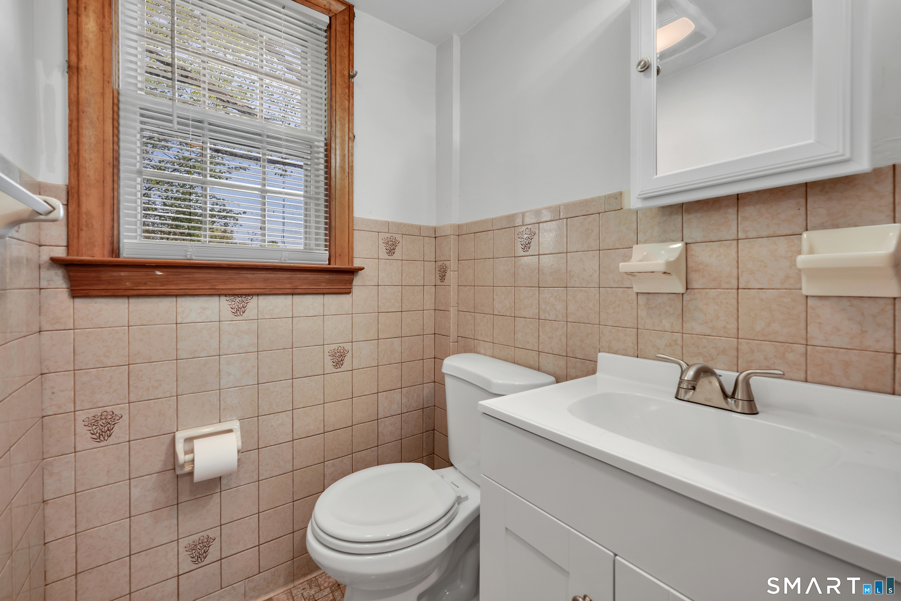 68 Village Street North Haven CT 06473