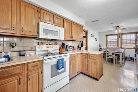68 Village Street North Haven CT 06473