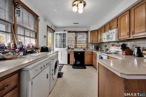 68 Village Street North Haven CT 06473