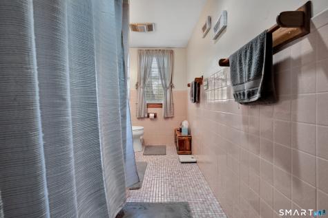 68 Village Street North Haven CT 06473