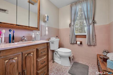68 Village Street North Haven CT 06473