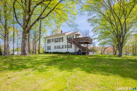 68 Village Street North Haven CT 06473