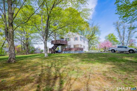 68 Village Street North Haven CT 06473