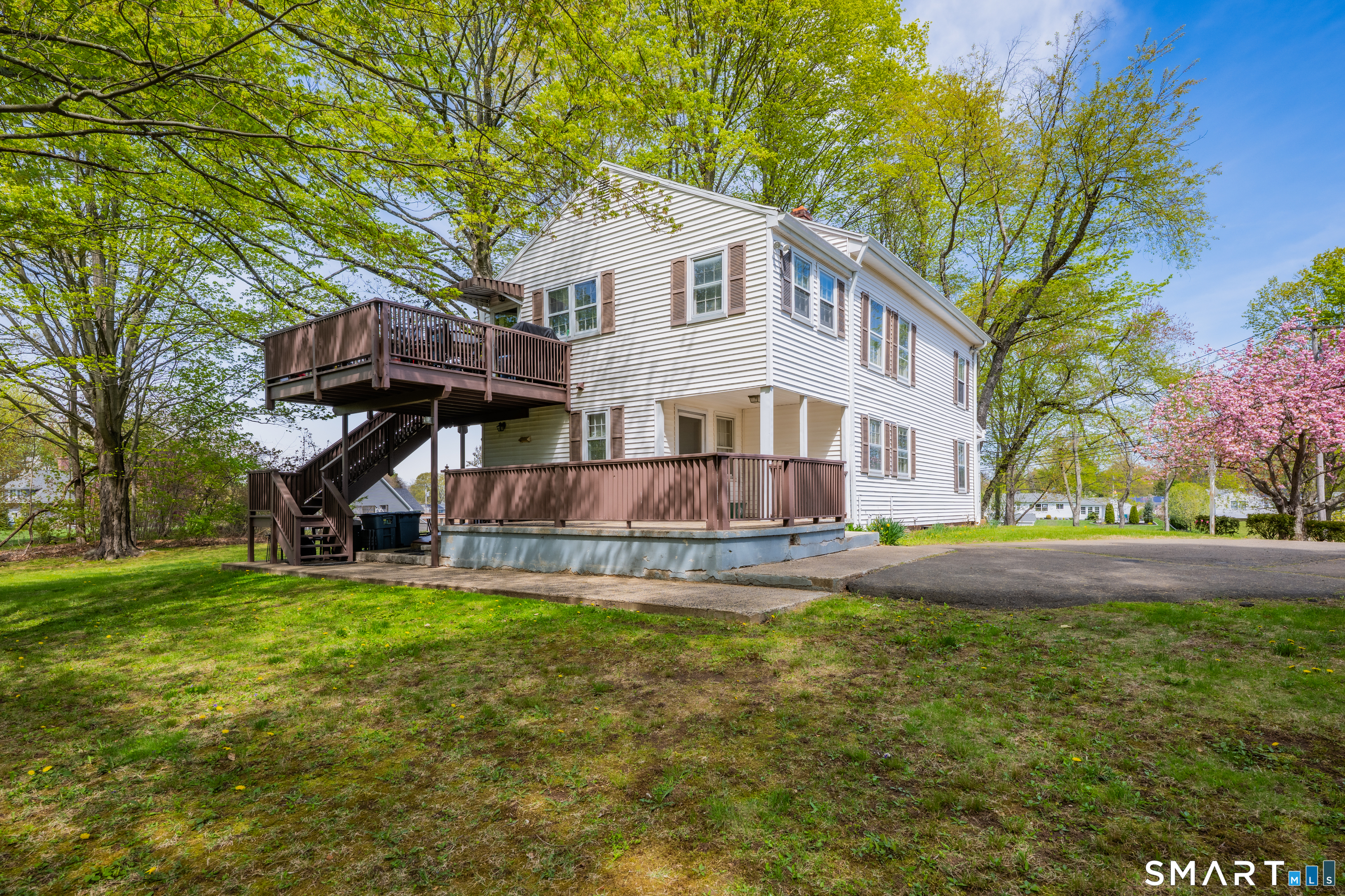68 Village Street North Haven CT 06473