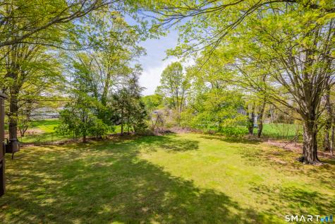 68 Village Street North Haven CT 06473