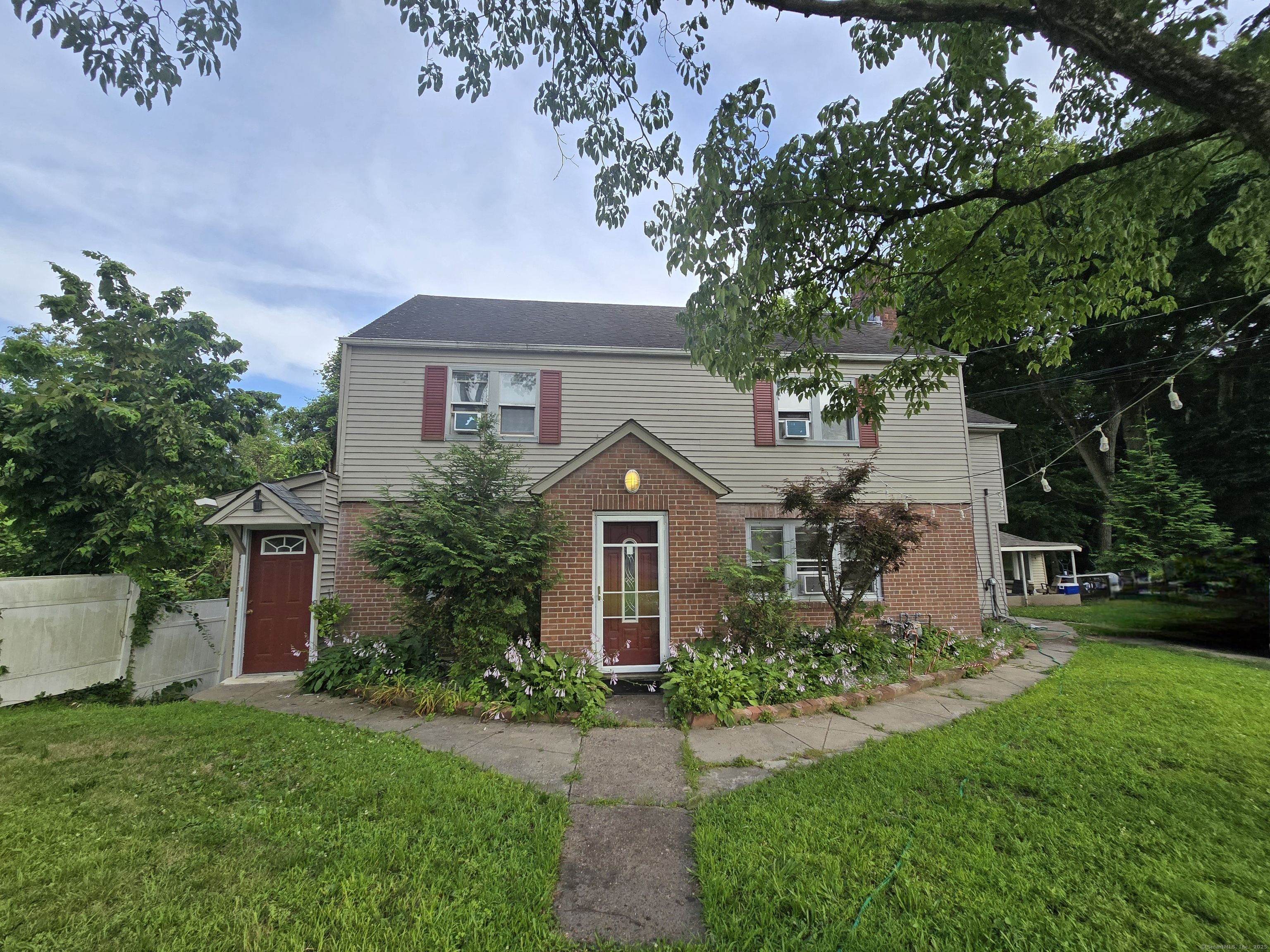85R Olmsted Street East Hartford CT 06108