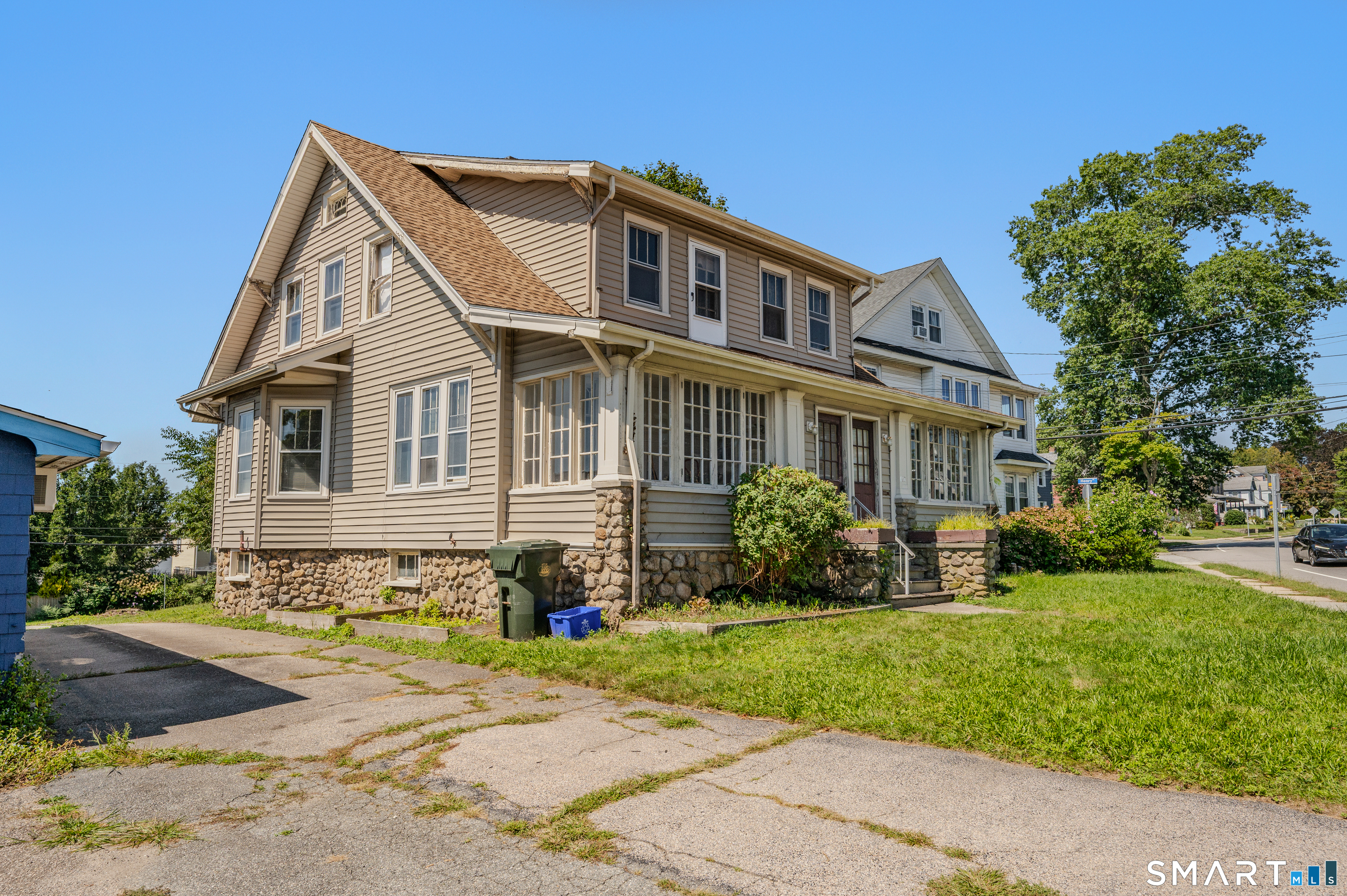 367 Ocean Avenue New London CT 06320