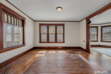 367 Ocean Avenue New London CT 06320