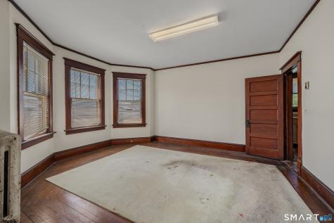 367 Ocean Avenue New London CT 06320