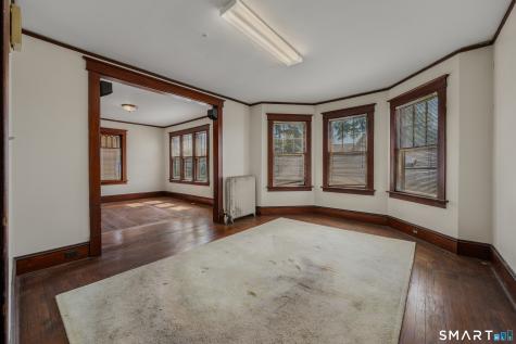 367 Ocean Avenue New London CT 06320