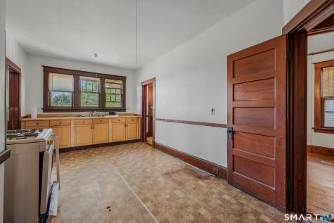 367 Ocean Avenue New London CT 06320